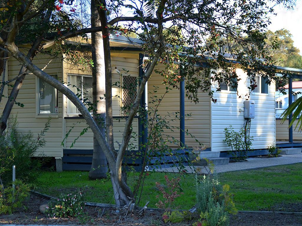 Caseys Beach Holiday Park Sunshine Bay Room photo