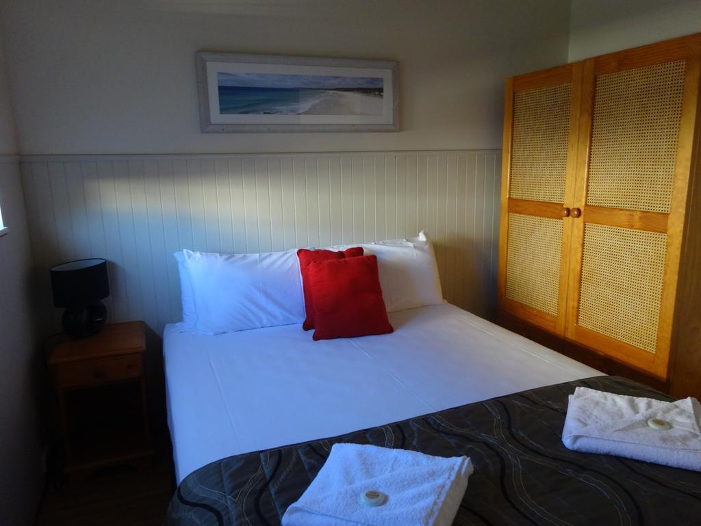 Caseys Beach Holiday Park Sunshine Bay Exterior photo