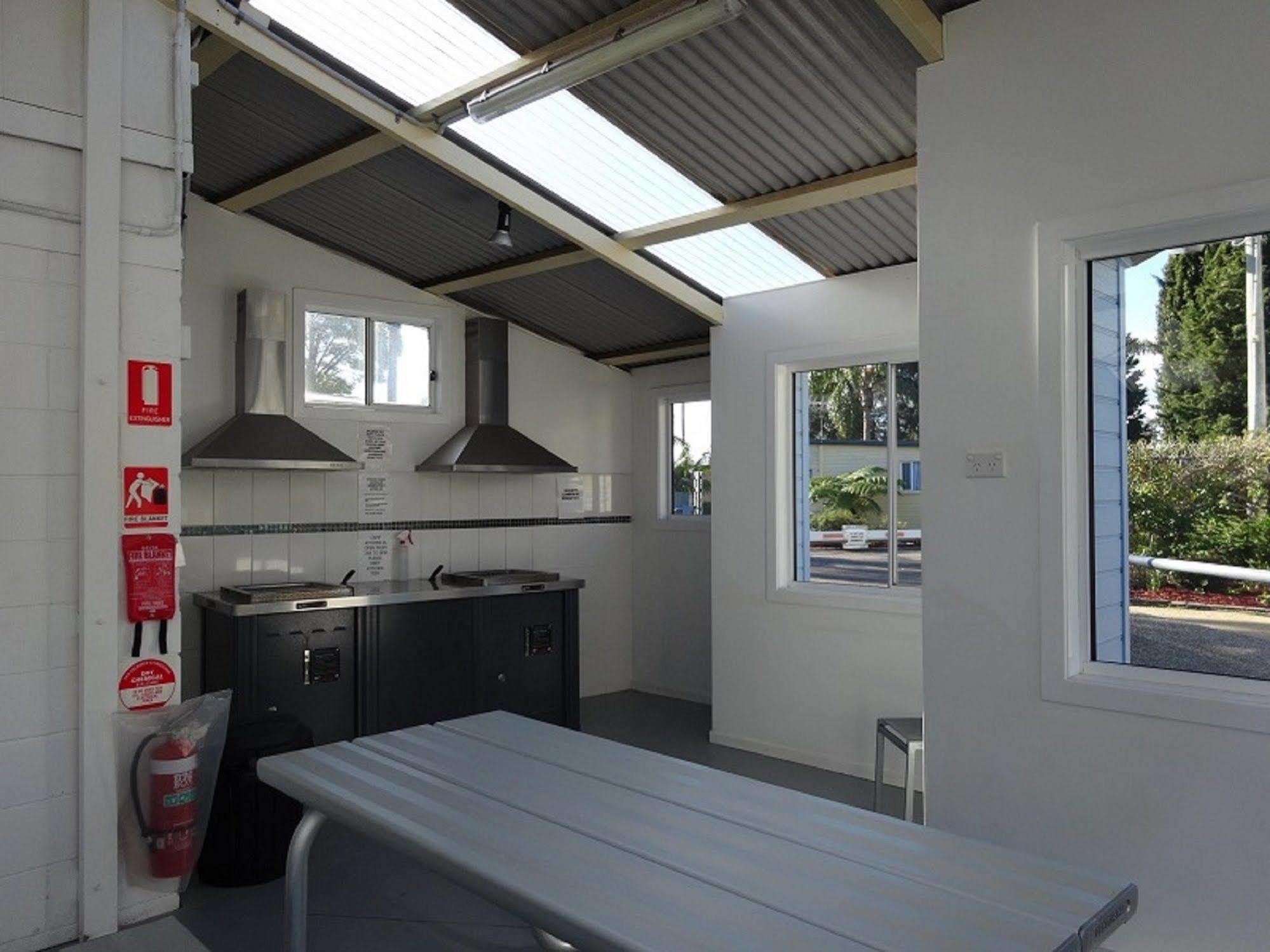 Caseys Beach Holiday Park Sunshine Bay Exterior photo