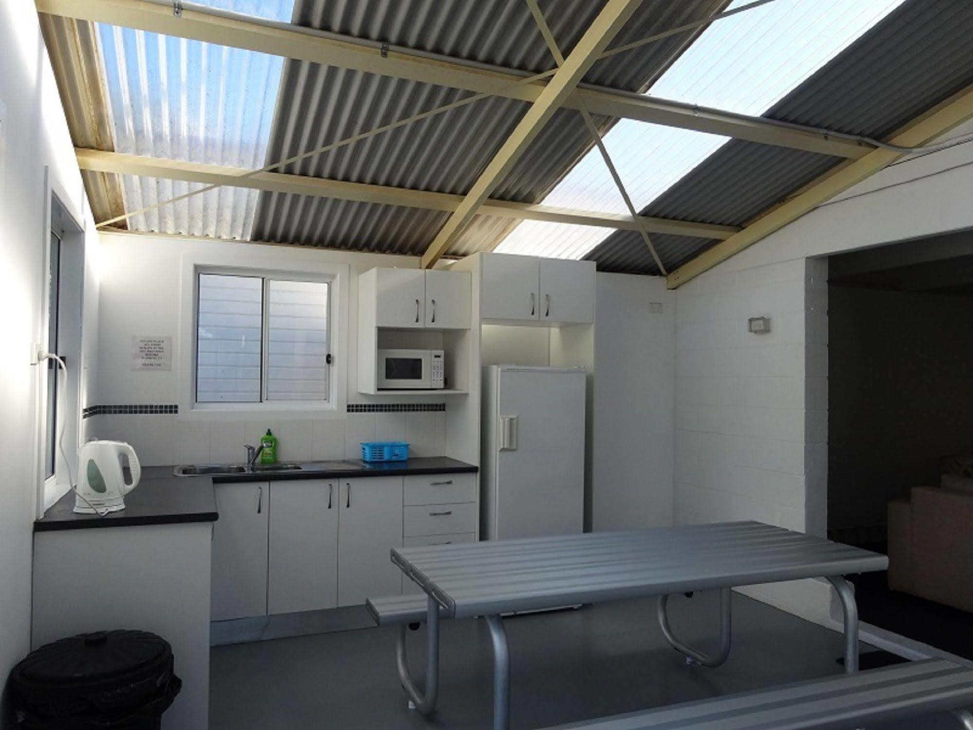 Caseys Beach Holiday Park Sunshine Bay Exterior photo