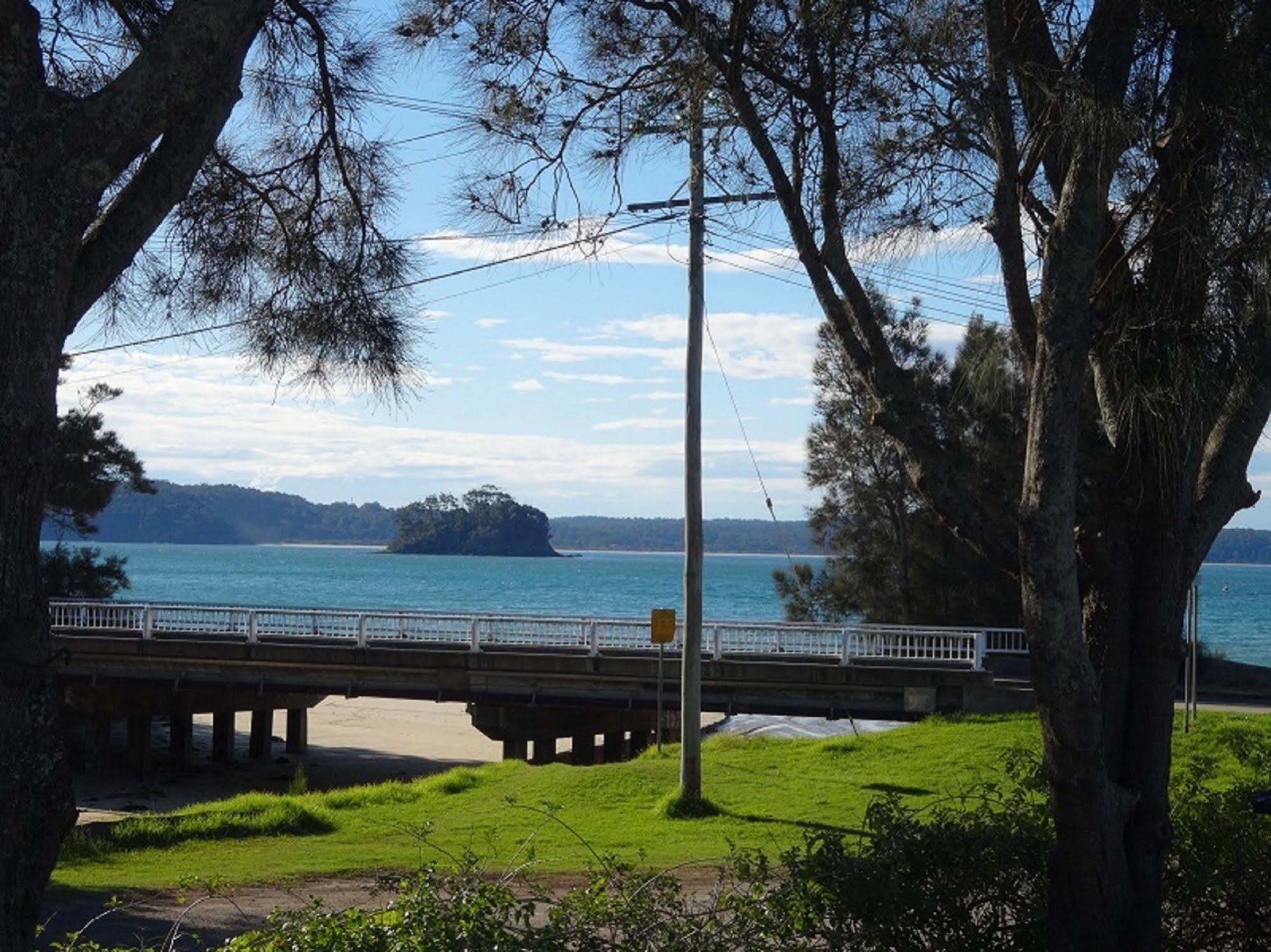Caseys Beach Holiday Park Sunshine Bay Exterior photo